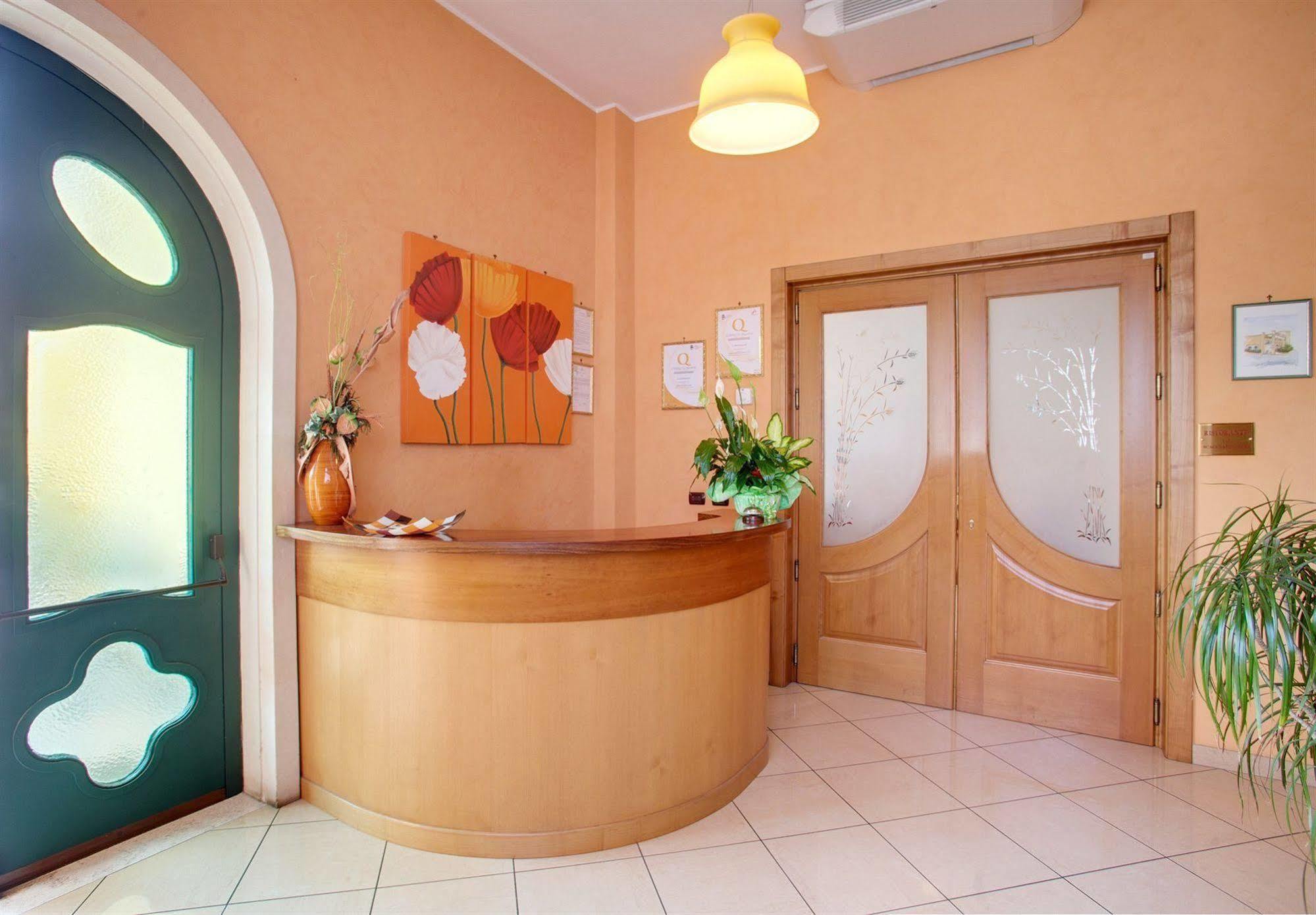 Lo Scacciapensieri Hotel & Restaurant Monteroni di Lecce Exterior foto