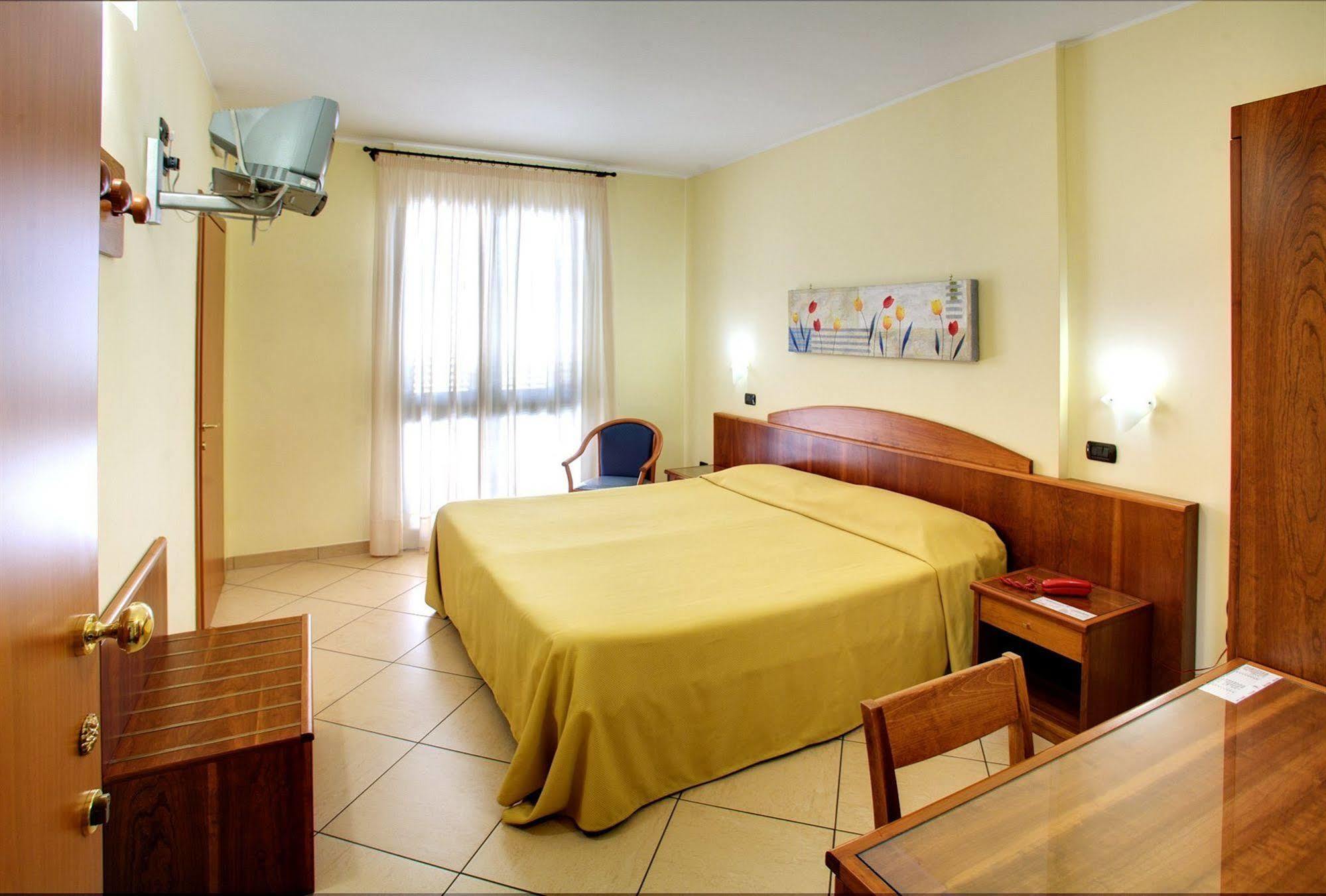 Lo Scacciapensieri Hotel & Restaurant Monteroni di Lecce Exterior foto