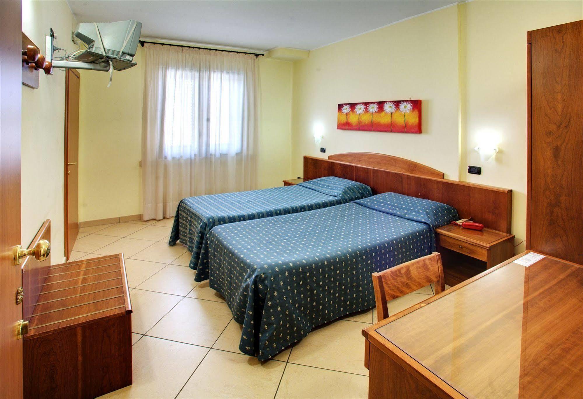 Lo Scacciapensieri Hotel & Restaurant Monteroni di Lecce Exterior foto
