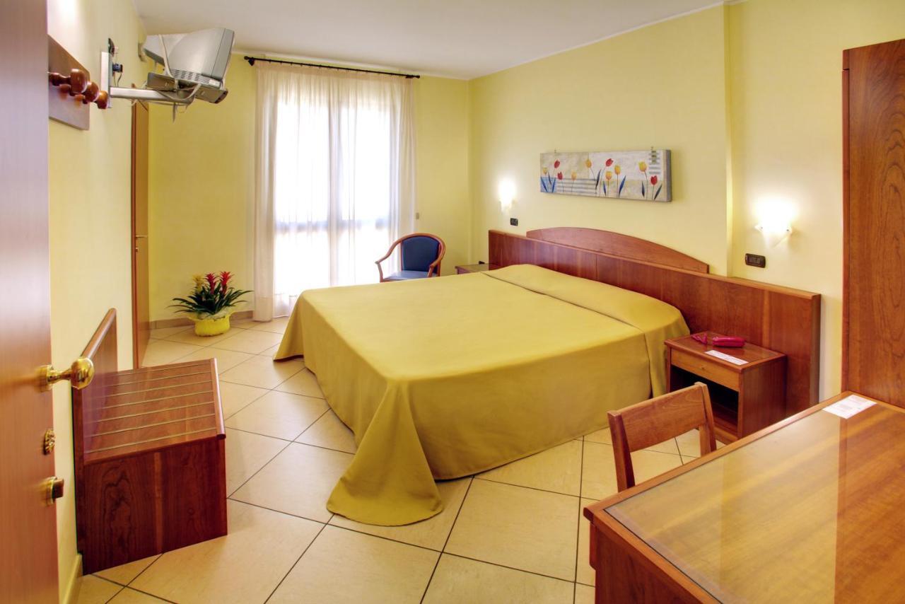 Lo Scacciapensieri Hotel & Restaurant Monteroni di Lecce Cameră foto