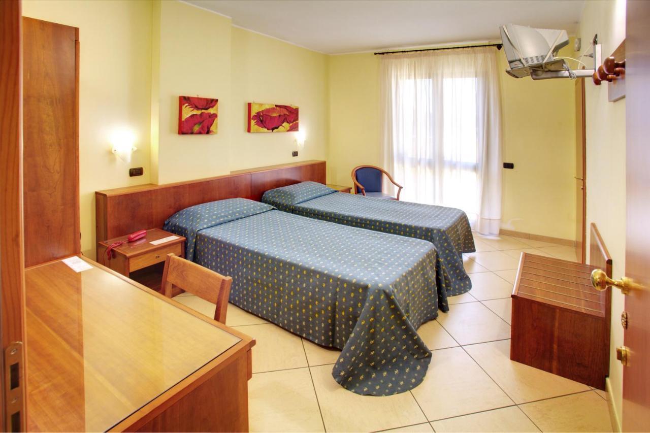 Lo Scacciapensieri Hotel & Restaurant Monteroni di Lecce Cameră foto