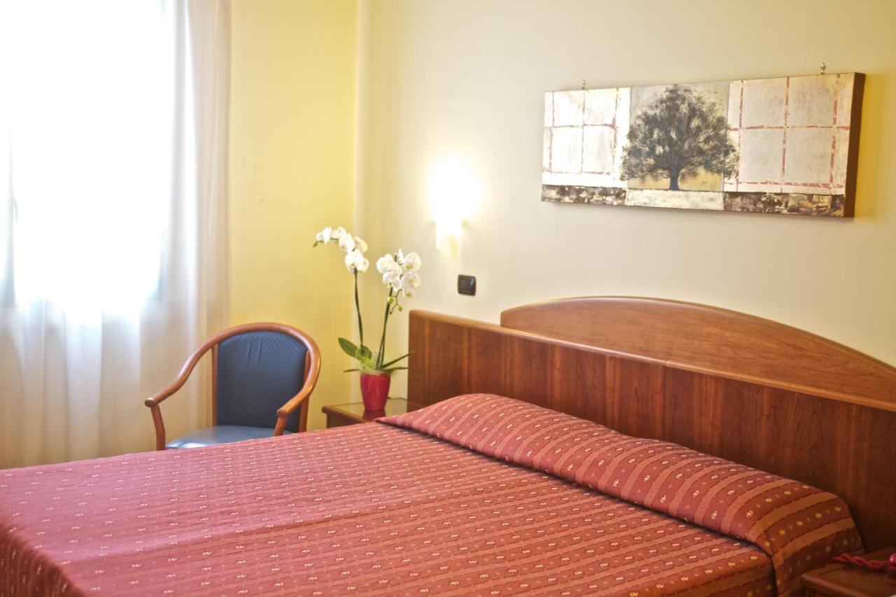 Lo Scacciapensieri Hotel & Restaurant Monteroni di Lecce Cameră foto